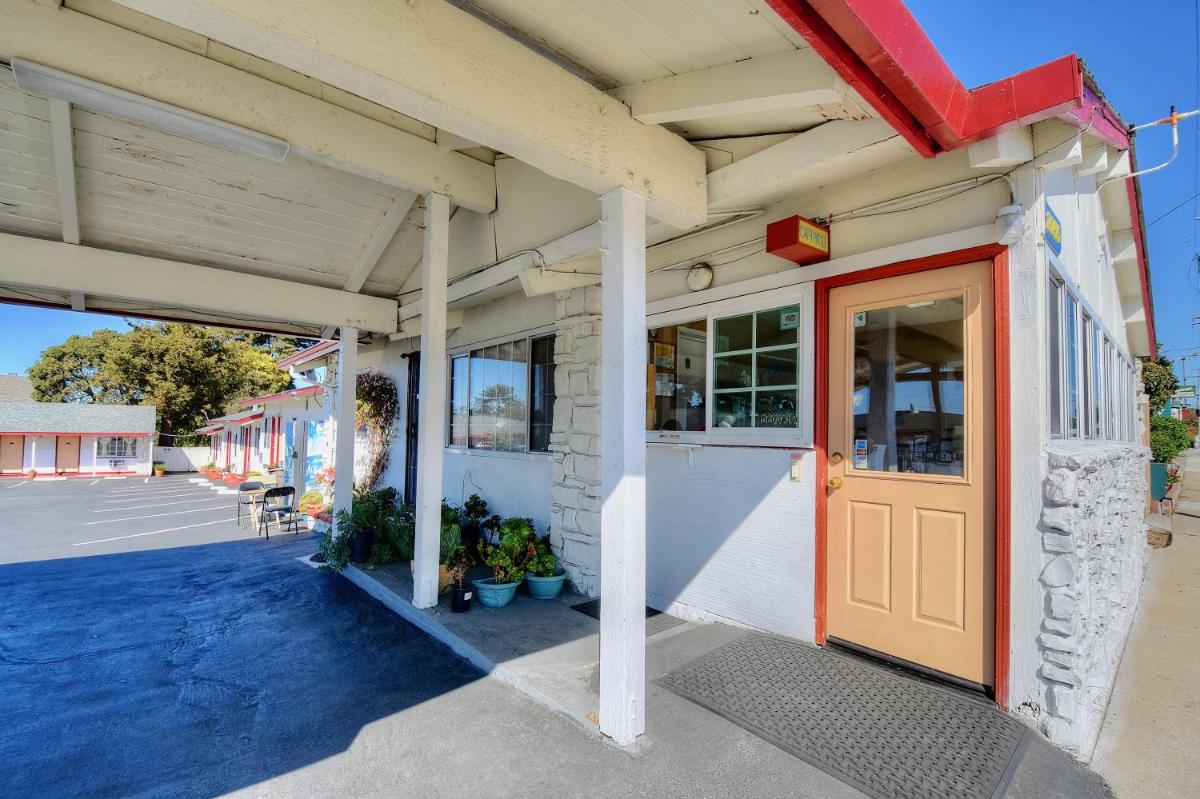 Bayside Inn - image 7