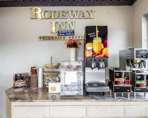 Rodeway Inn Monterey Near Fairgrounds - image 2