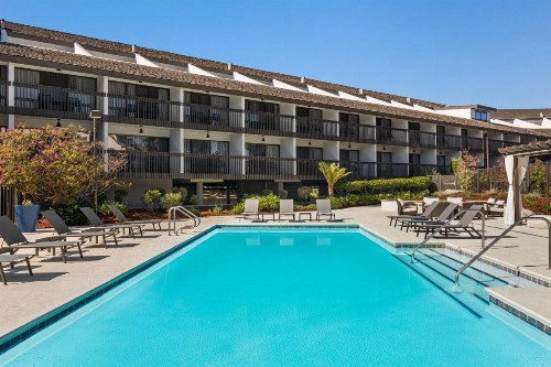 Hilton Garden Inn Monterey - image 17