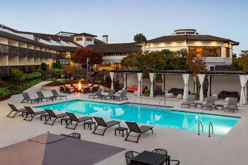 Hilton Garden Inn Monterey - image 2