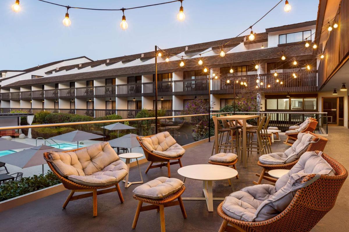 Hilton Garden Inn Monterey - image 3