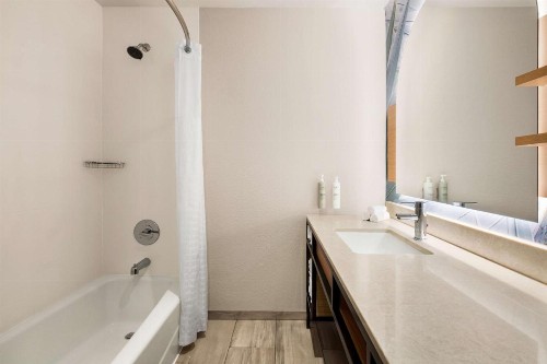 Hilton Garden Inn Monterey - image 33