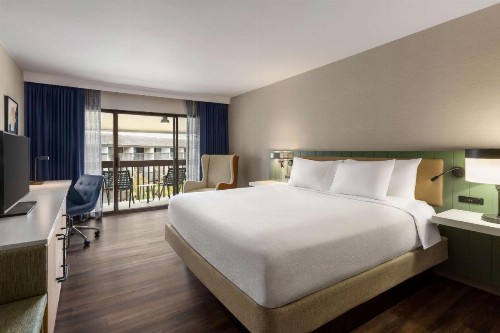 Hilton Garden Inn Monterey - image 37