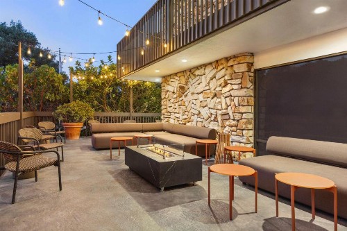 Hilton Garden Inn Monterey - image 4