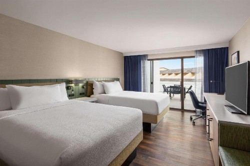 Hilton Garden Inn Monterey - image 41
