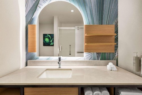 Hilton Garden Inn Monterey - image 42