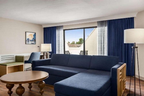 Hilton Garden Inn Monterey - image 47