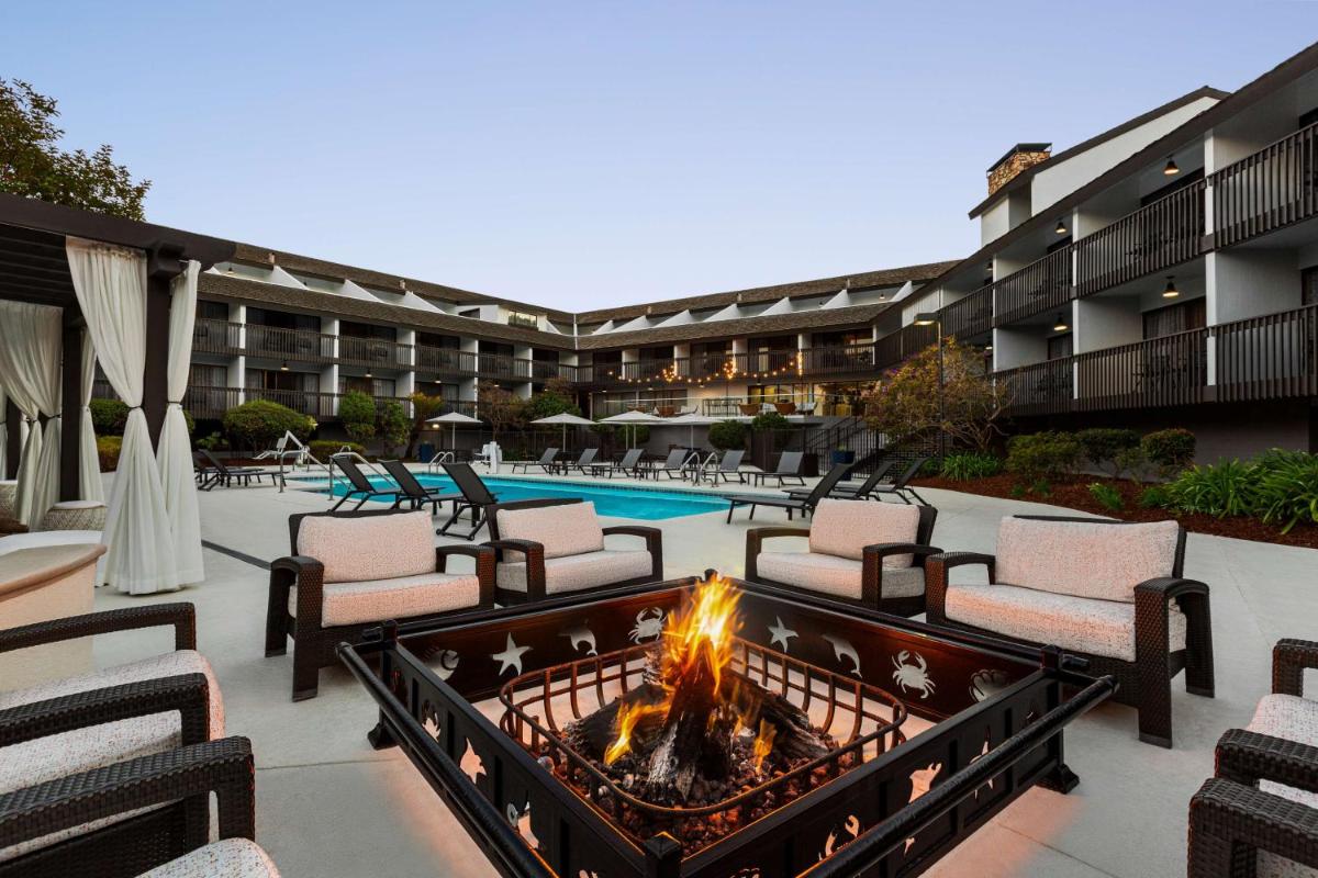 Hilton Garden Inn Monterey - image 7