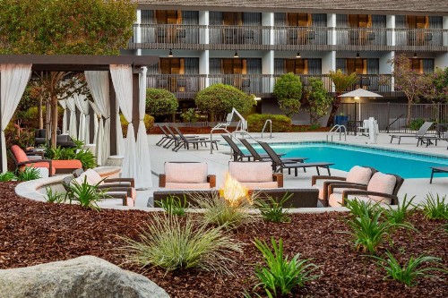 Hilton Garden Inn Monterey - image 8