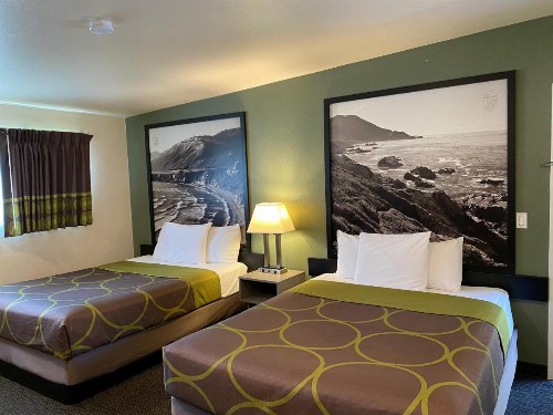 Super 8 by Wyndham Monterey - image 24