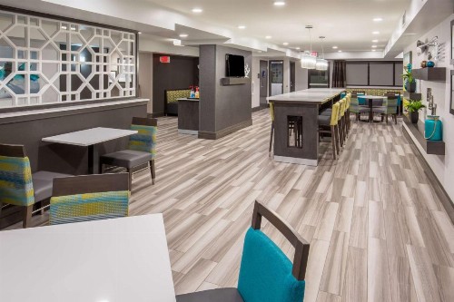 Hampton Inn Monterey - image 10