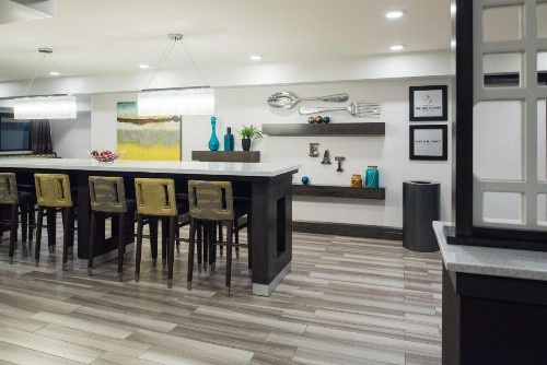 Hampton Inn Monterey - image 13