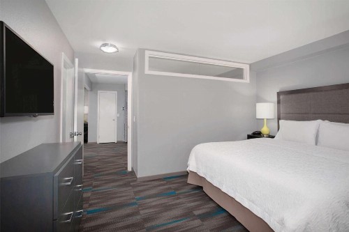 Hampton Inn Monterey - image 19