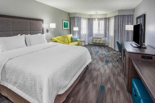Hampton Inn Monterey - image 20