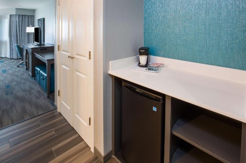 Hampton Inn Monterey - image 21