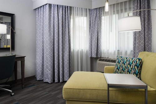 Hampton Inn Monterey - image 25