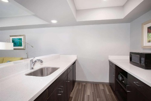 Hampton Inn Monterey - image 31