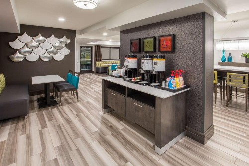 Hampton Inn Monterey - image 9