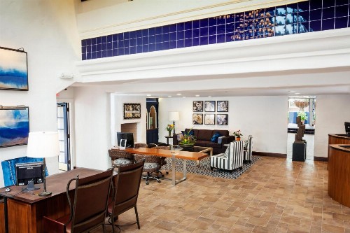 Hotel Pacific - image 18