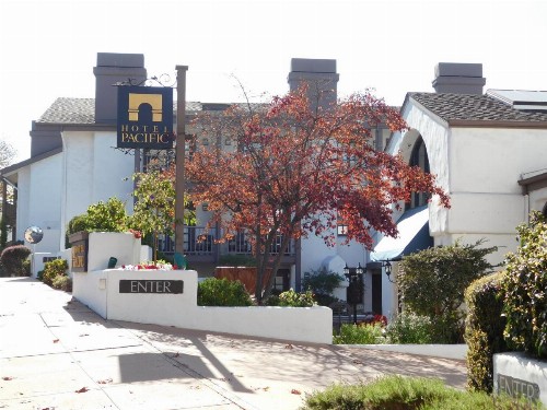 Hotel Pacific - image 25