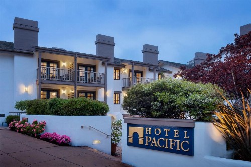 Hotel Pacific - image 4
