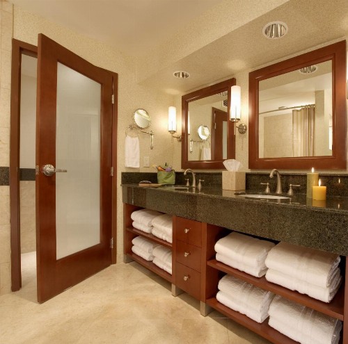 Monterey Bay Inn - image 7