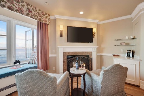 Spindrift Inn - image 18