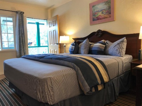 Monterey Pines Inn - image 18