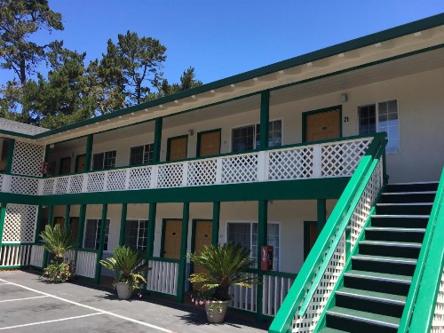 Monterey Pines Inn - image 4