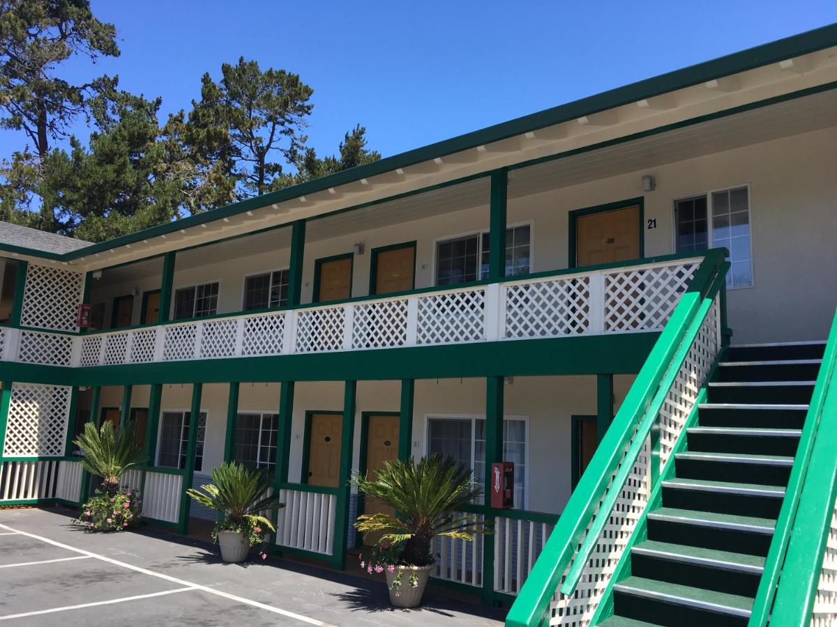 Monterey Pines Inn - image 4