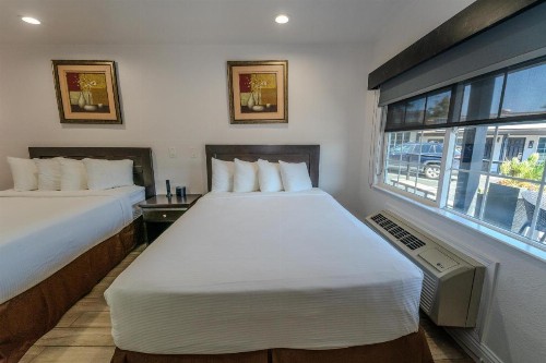 Monterey Surf Inn - image 20