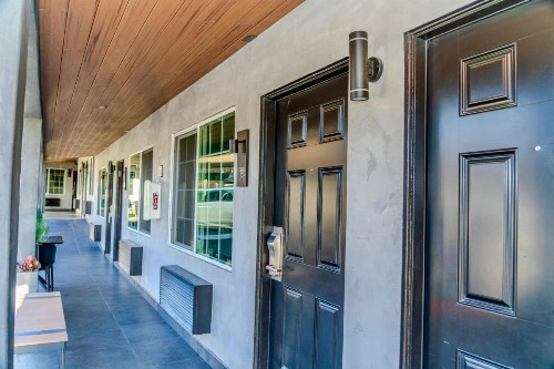 Monterey Surf Inn - image 5