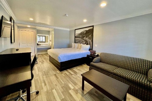 Super 8 by Wyndham Monterey/Carmel - image 11