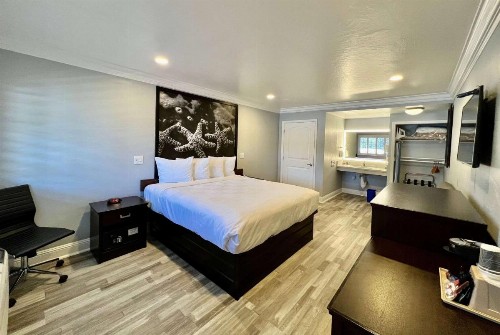 Super 8 by Wyndham Monterey/Carmel - image 13
