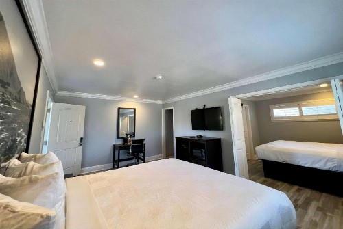 Super 8 by Wyndham Monterey/Carmel - image 15