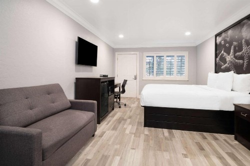 Super 8 by Wyndham Monterey/Carmel - image 21