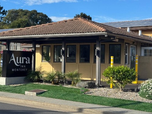 Super 8 by Wyndham Monterey/Carmel - image 3