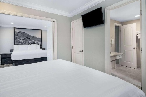 Super 8 by Wyndham Monterey/Carmel - image 35