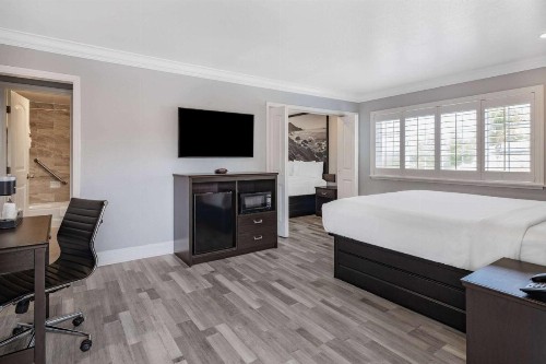 Super 8 by Wyndham Monterey/Carmel - image 36