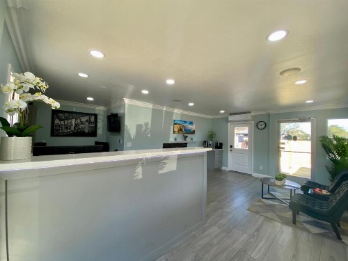 Super 8 by Wyndham Monterey/Carmel - image 41