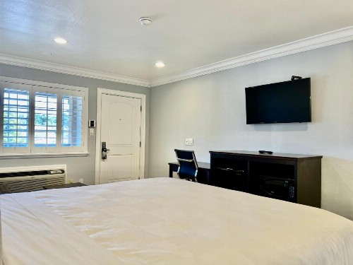 Super 8 by Wyndham Monterey/Carmel - image 47