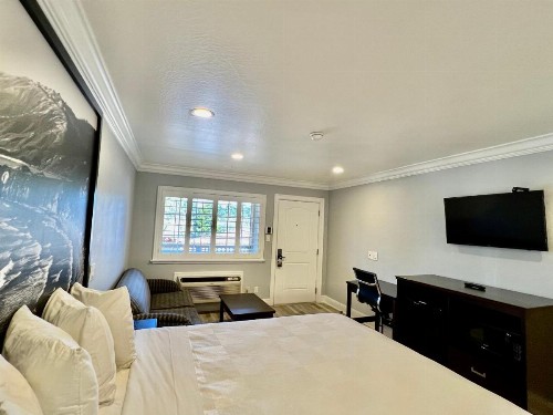 Super 8 by Wyndham Monterey/Carmel - image 48