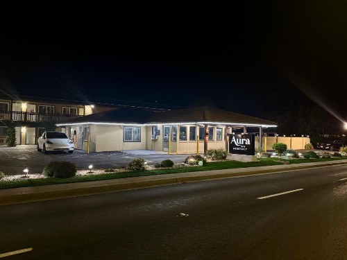 Super 8 by Wyndham Monterey/Carmel - image 5