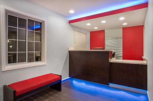 Ramada by Wyndham Monterey - image 11