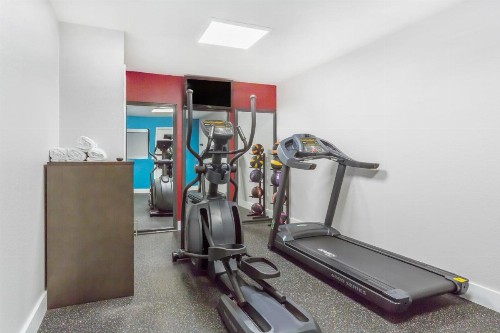 Ramada by Wyndham Monterey - image 21