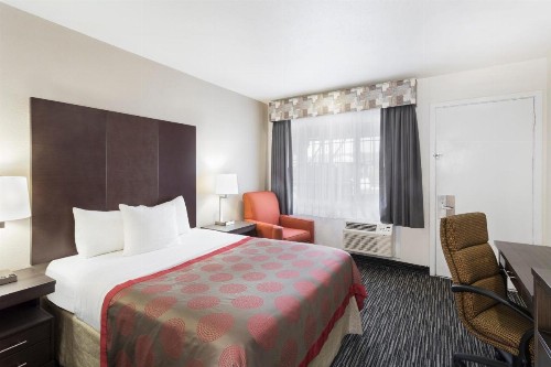 Ramada by Wyndham Monterey - image 27