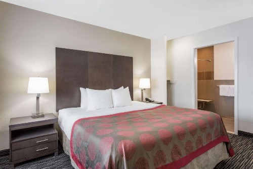 Ramada by Wyndham Monterey - image 28