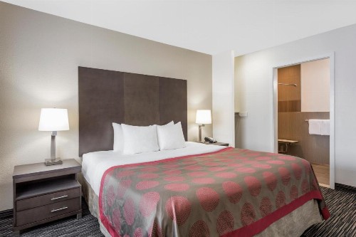 Ramada by Wyndham Monterey - image 3