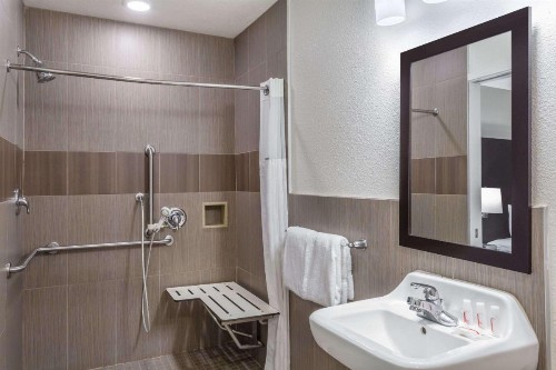 Ramada by Wyndham Monterey - image 37