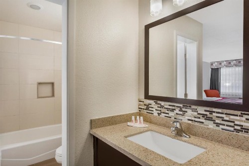 Ramada by Wyndham Monterey - image 38